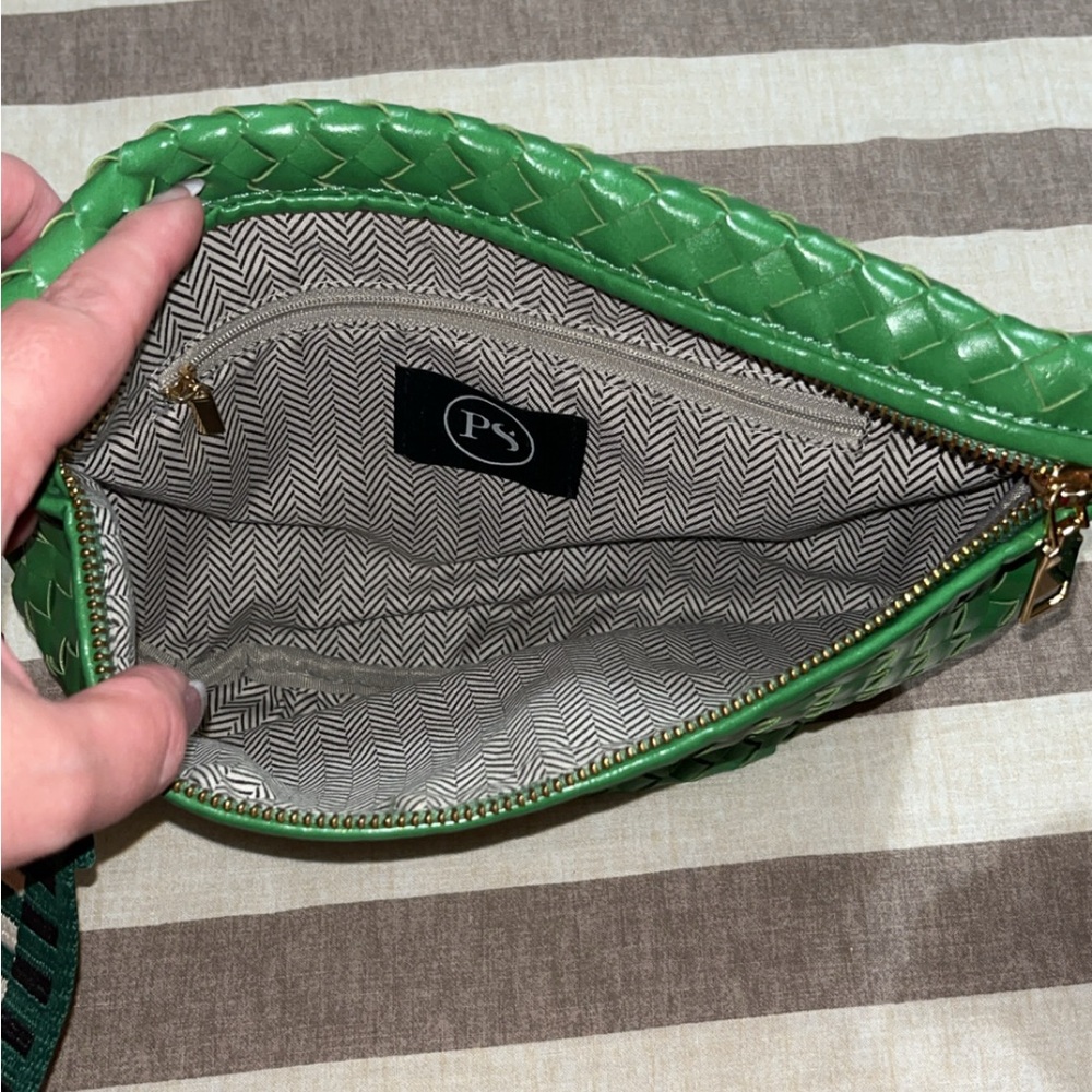 Woven Green Crossbody Bag with Adjustable Strap - Picture 3 of 4